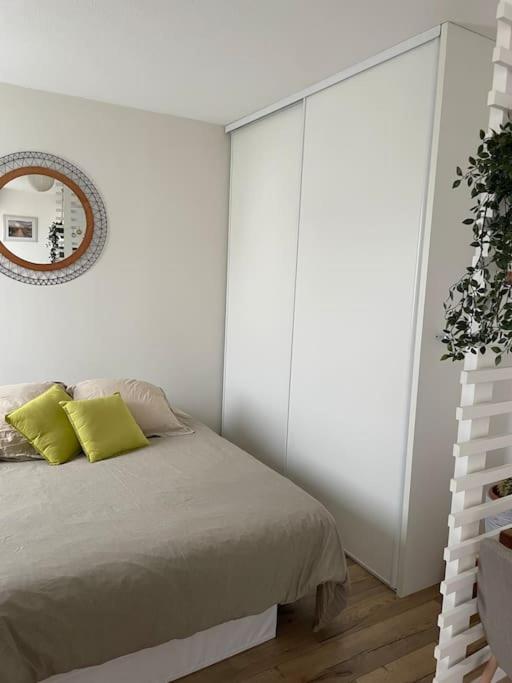 Studio Cosy Avec Terrasse Et Garage Saint-Laurent Du Var Limitrophe Nice Eksteriør bilde